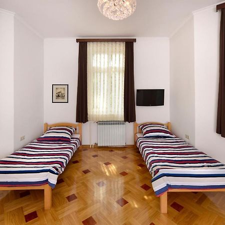 Vila Regina Rooms Карловац Экстерьер фото