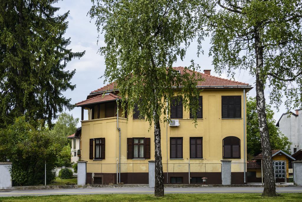 Vila Regina Rooms Карловац Экстерьер фото