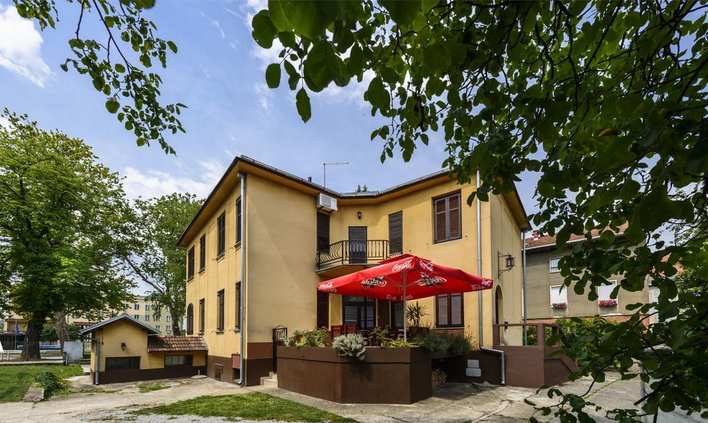 Vila Regina Rooms Карловац Экстерьер фото