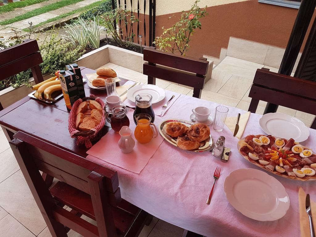 Vila Regina Rooms Карловац Экстерьер фото